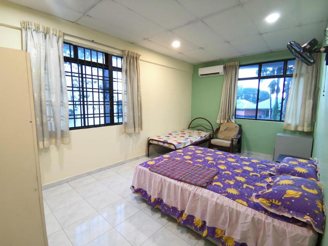 Cosy Homestay Ulu Tiram Extérieur photo