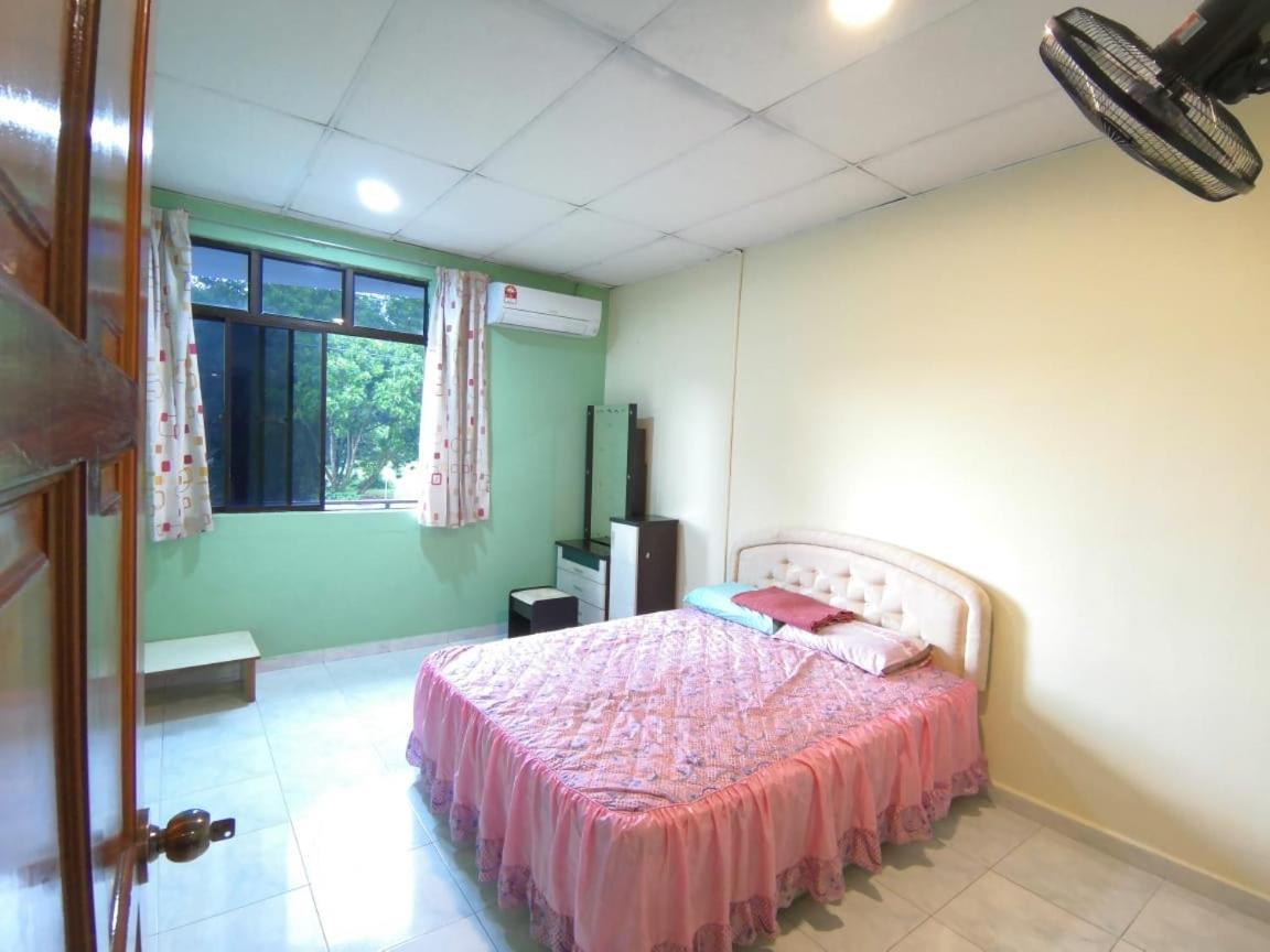 Cosy Homestay Ulu Tiram Extérieur photo