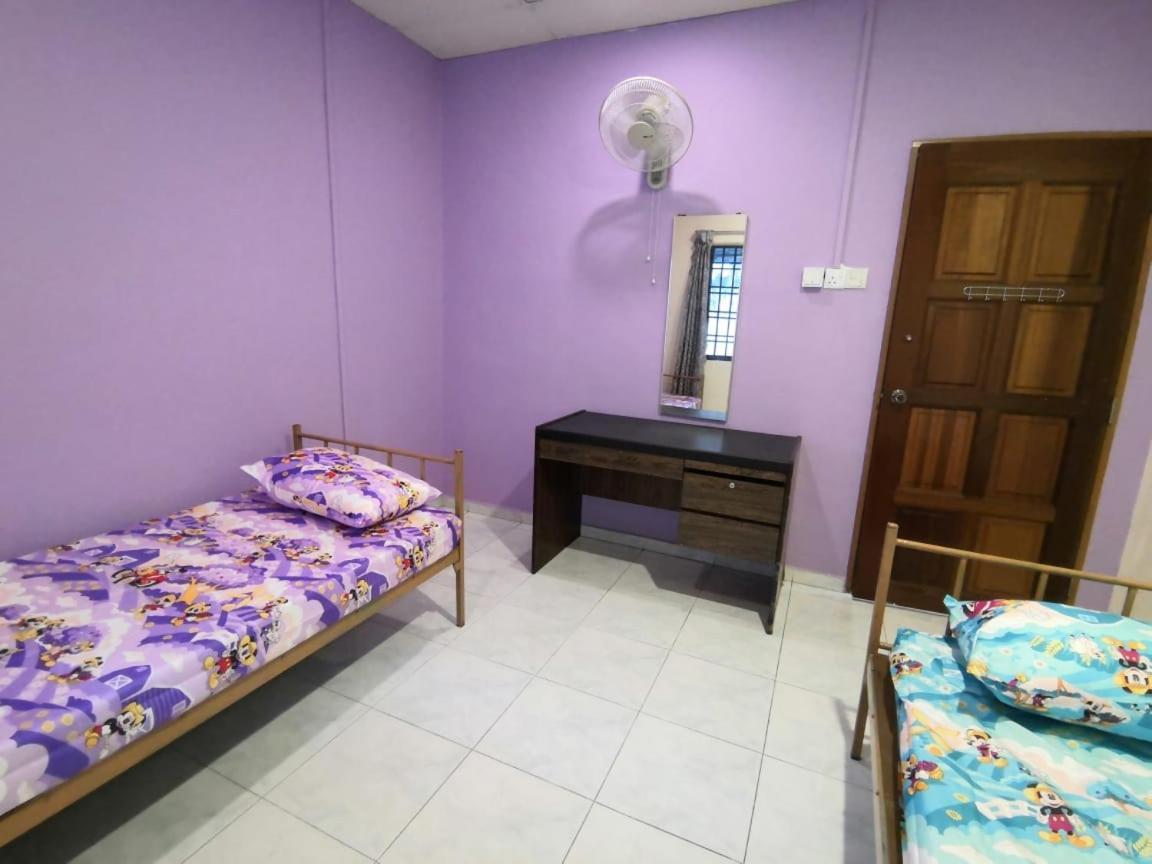 Cosy Homestay Ulu Tiram Extérieur photo