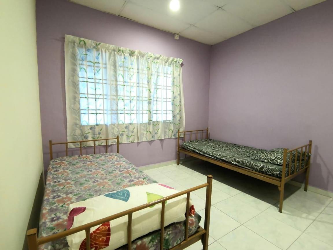 Cosy Homestay Ulu Tiram Extérieur photo