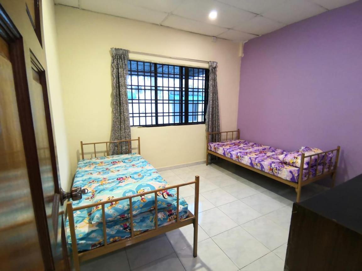 Cosy Homestay Ulu Tiram Extérieur photo