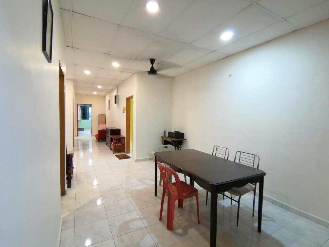 Cosy Homestay Ulu Tiram Extérieur photo